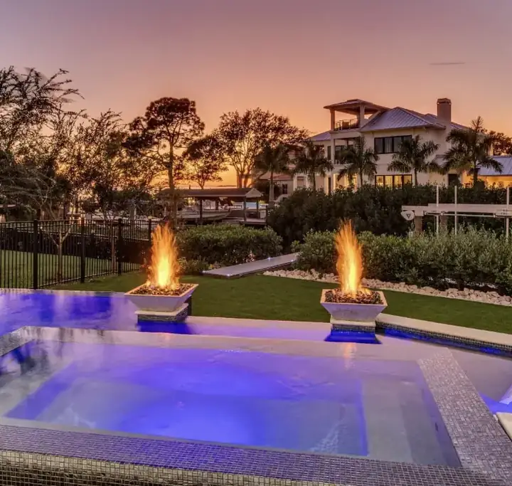 Family enjoying a Wahoo Pools custom pool in Tampa